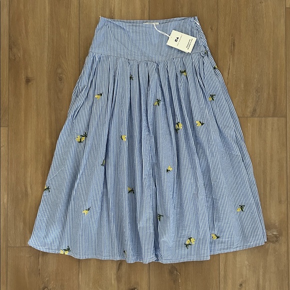 NWT - FREE ASSEMBLY 100% Cotton Striped Skirt with Lemon Embroidery - Picture 2 of 12